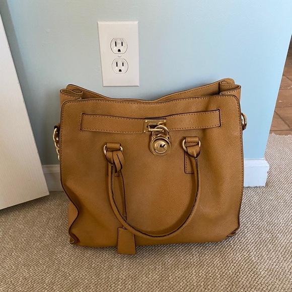 Handbags - Michael Kors tote